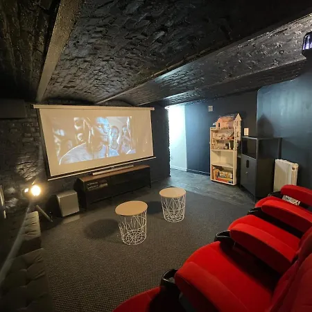 Апартаменты The 7th Art - For 4 Cinema